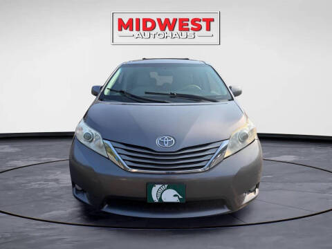 2011 Toyota Sienna XLE 7-Passenger Auto Access Seat