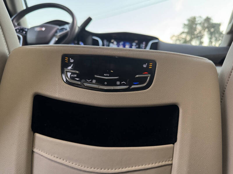 2017 Cadillac Escalade Luxury