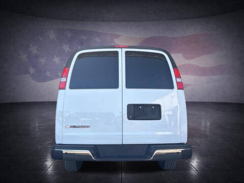 2025 Chevrolet Express LT 3500