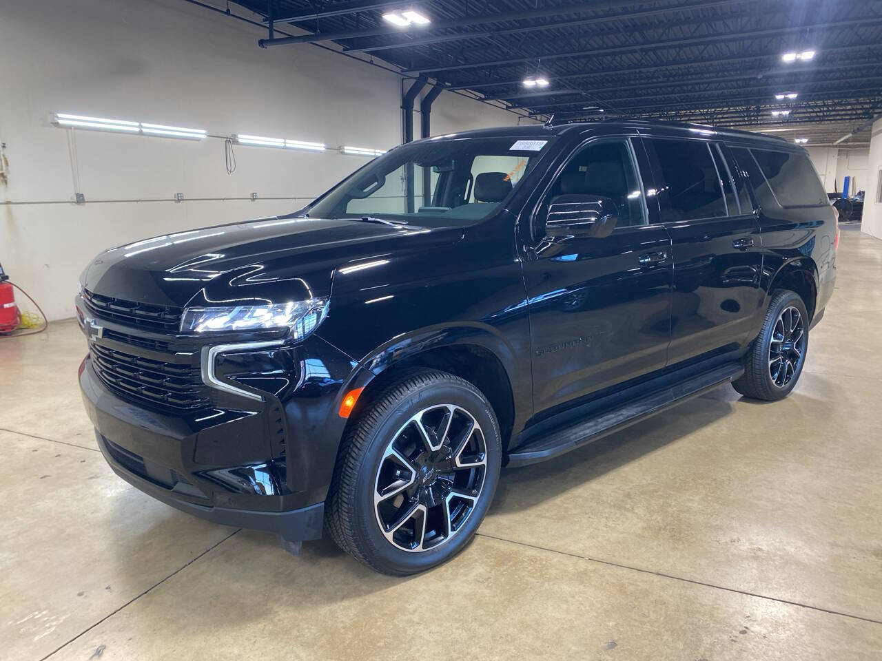 2024 Chevrolet Suburban RST 4x4 4dr SUV's photo