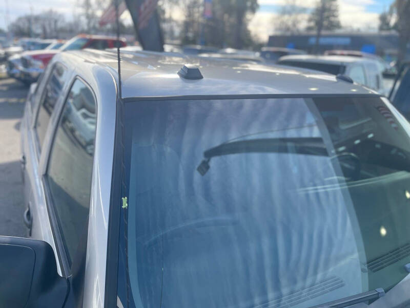 2005 Chevrolet Avalanche 2500 LS