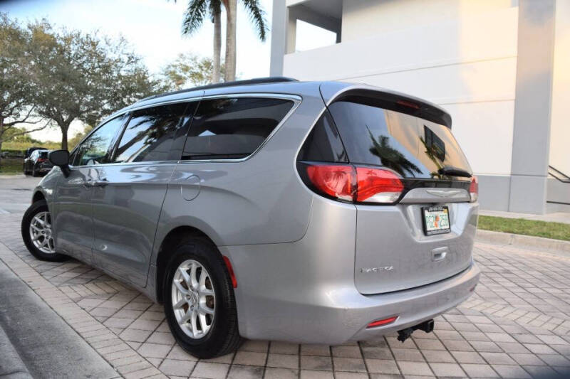 2017 Chrysler Pacifica Touring
