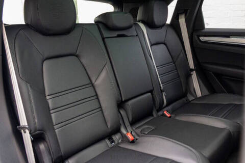 2022 Porsche Cayenne S Platinum Edition