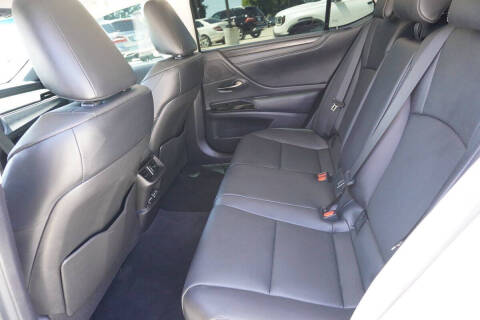 2025 Lexus ES 350