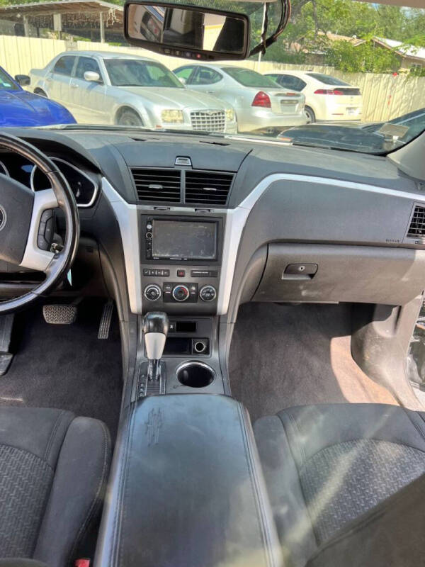 2011 Chevrolet Traverse LT