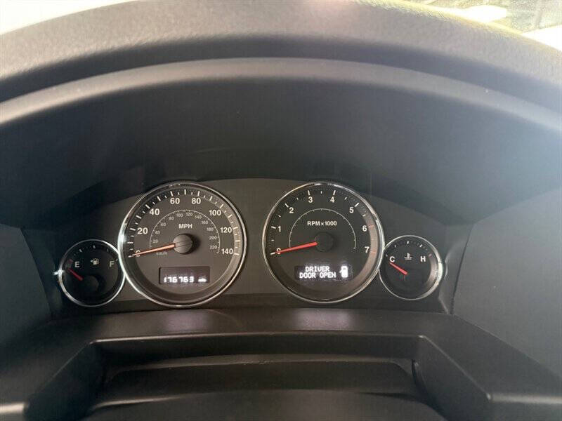 2008 Jeep Commander Sport