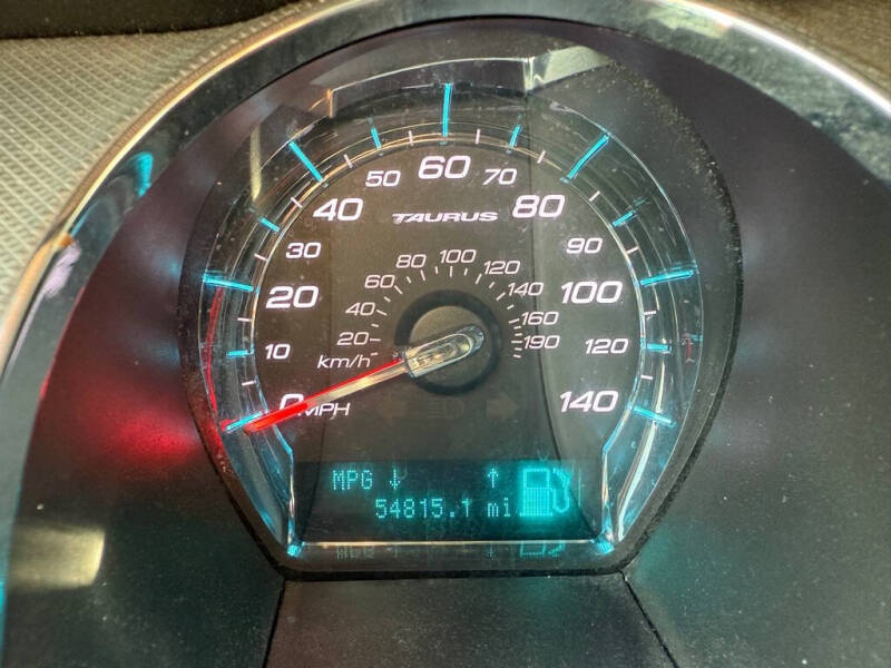 2012 Ford Taurus SE