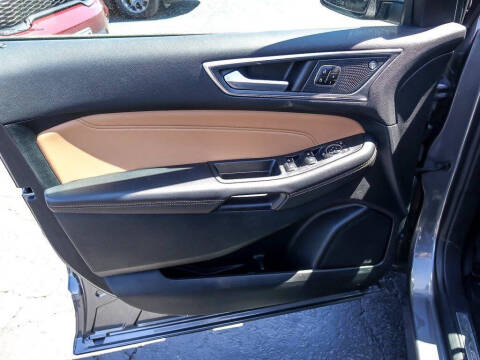 2023 Ford Edge Titanium