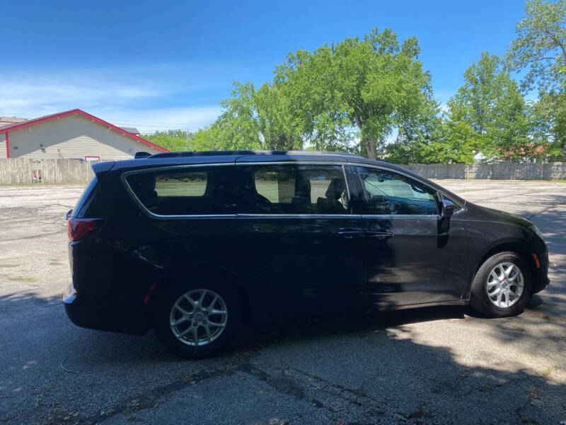 2020 Chrysler Voyager LXi