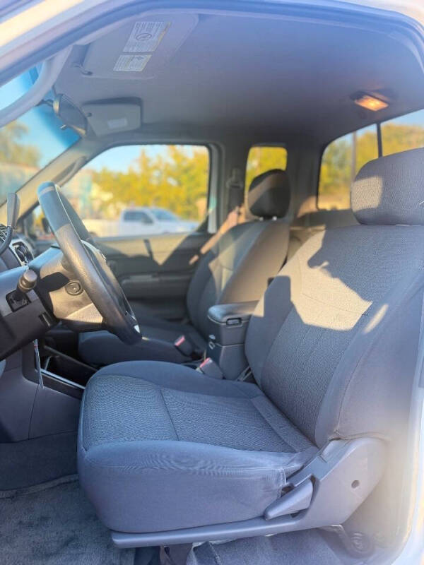 2002 Nissan Frontier XE