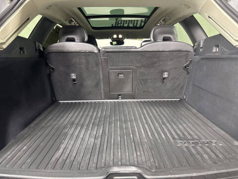 2024 Volvo XC60 B5 Core Dark Theme