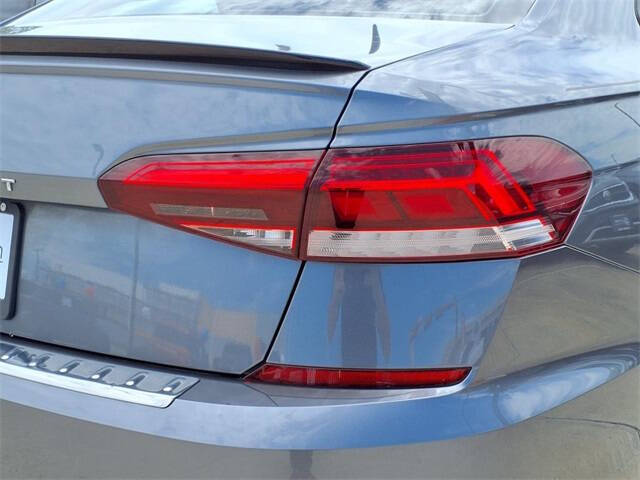 2022 Volkswagen Passat R-Line