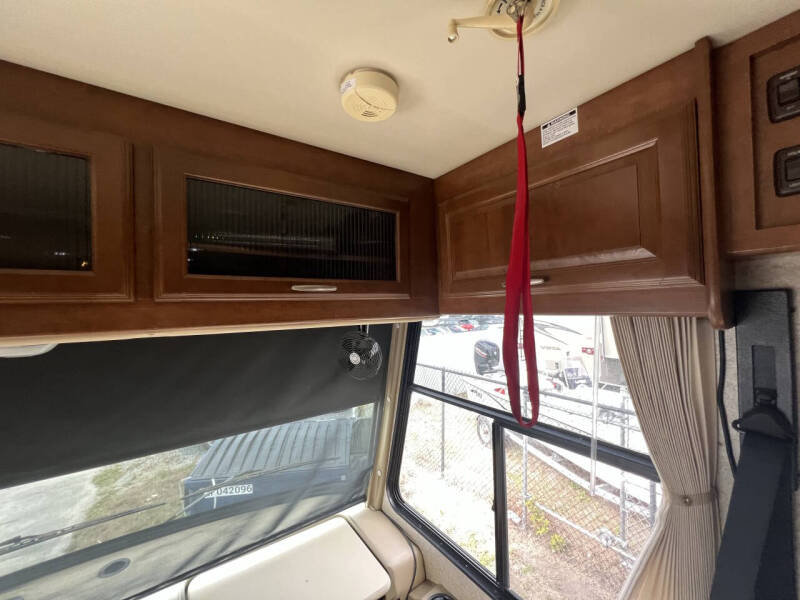 2013 Thor Motor Coach CHALLENGER 37GT