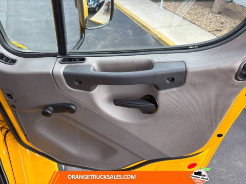 2020 Freightliner M2 106