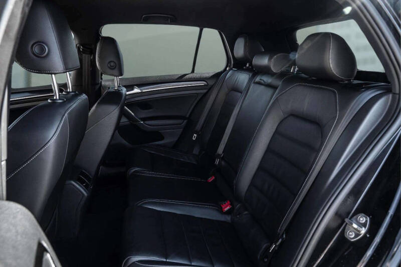 2016 Volkswagen Golf R 4Motion