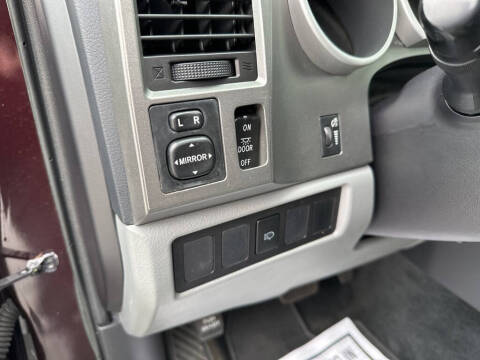 2016 Toyota Sequoia SR5