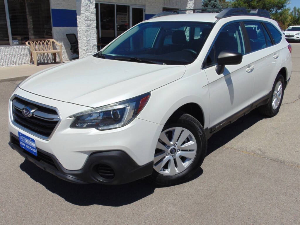 White 2018 Subaru Outback 2.5i AWD 2.5i 4dr Wagon 1