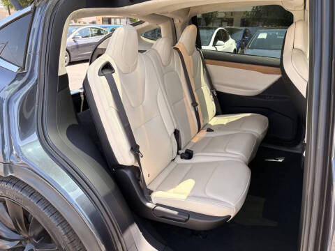 2019 Tesla Model X Standard Range