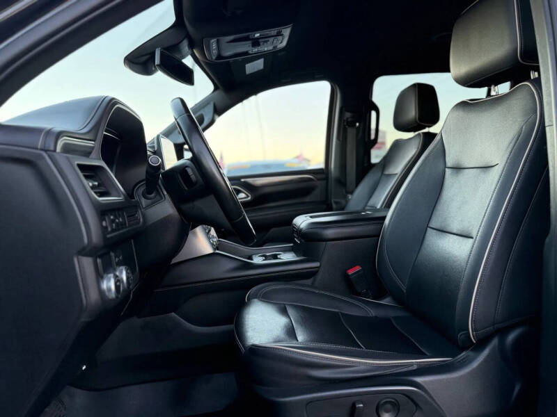 2023 GMC Yukon XL SLT