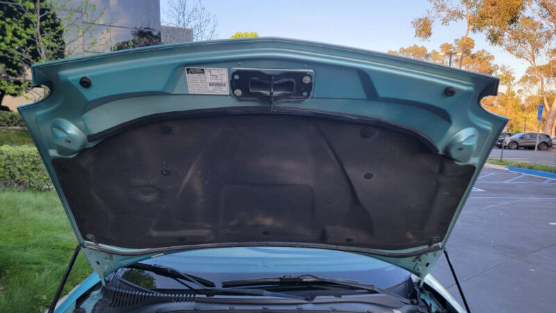 2002 Ford Thunderbird Deluxe