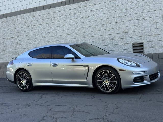 2016 Porsche Panamera Edition