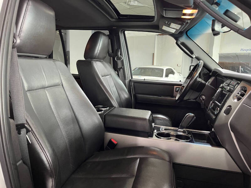 2013 Ford Expedition Limited photo 33