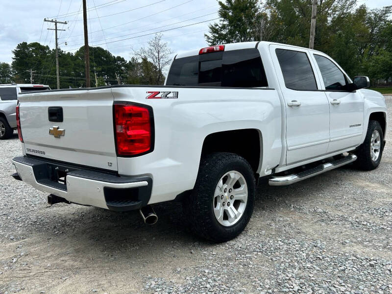 2018 Chevrolet Silverado 1500 LT photo 3