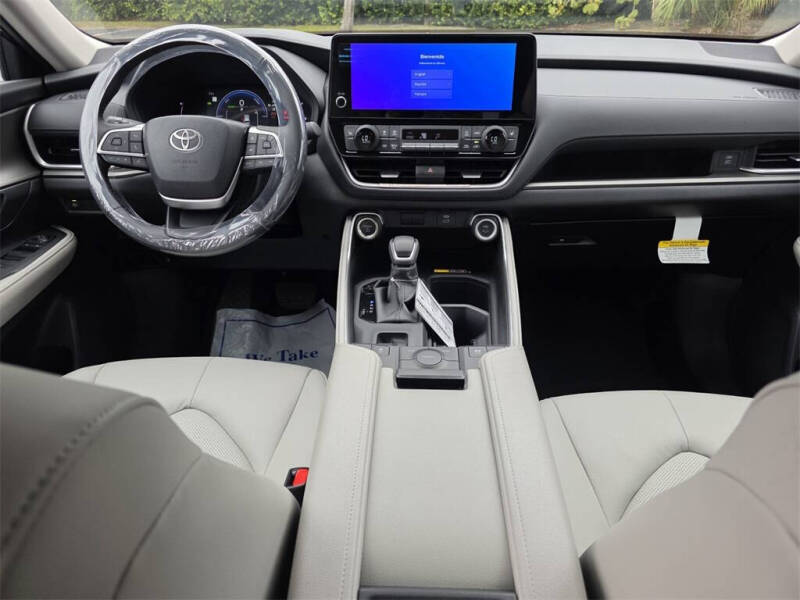 2026 Toyota Grand Highlander Hybrid XLE