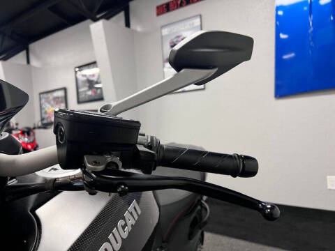 2012 Ducati Diavel Carbon Series