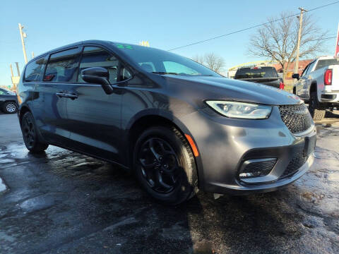 2022 Chrysler Pacifica Hybrid Touring L