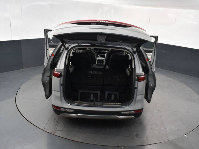 2023 Kia Carnival SX