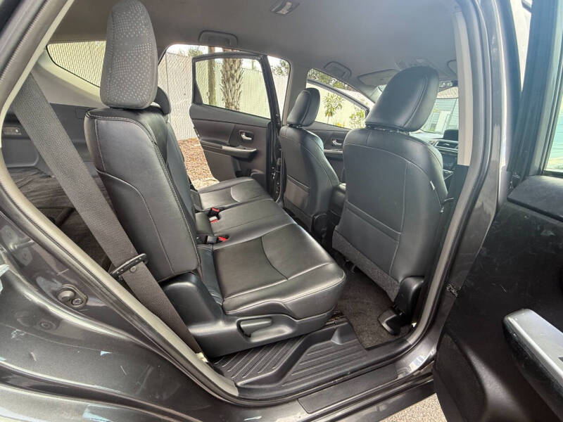 2015 Toyota Prius v Four