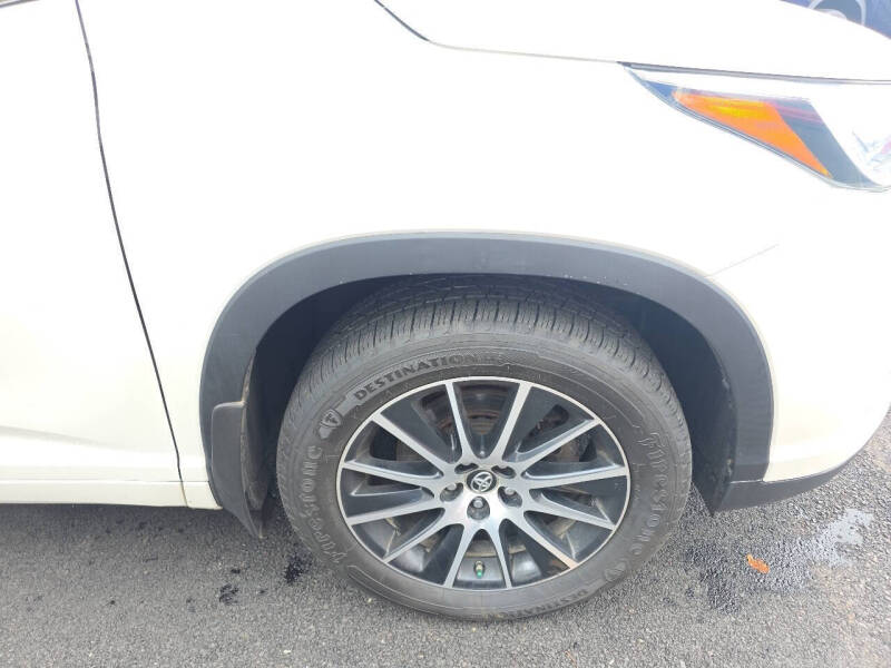2017 Toyota Highlander SE