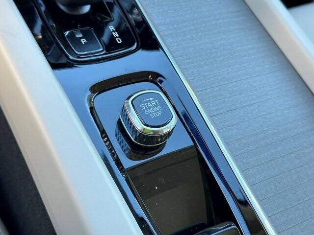 2025 Volvo XC60 T8 Plus Dark Theme