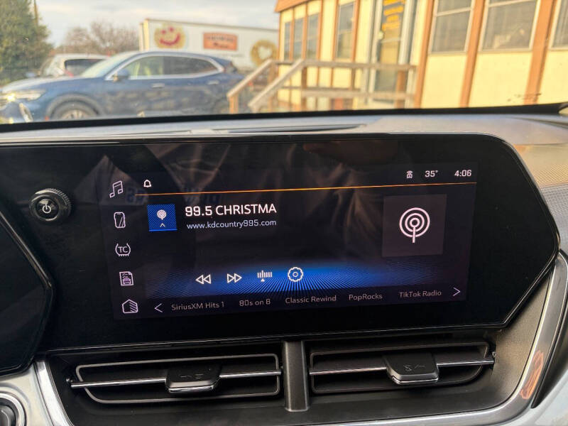 2025 Chevrolet Trax LT