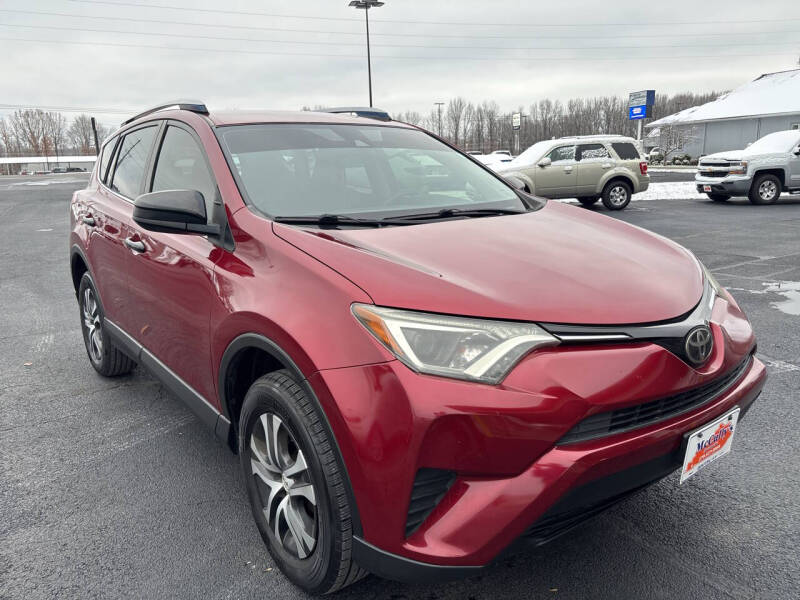 2018 Toyota RAV4 LE's photo
