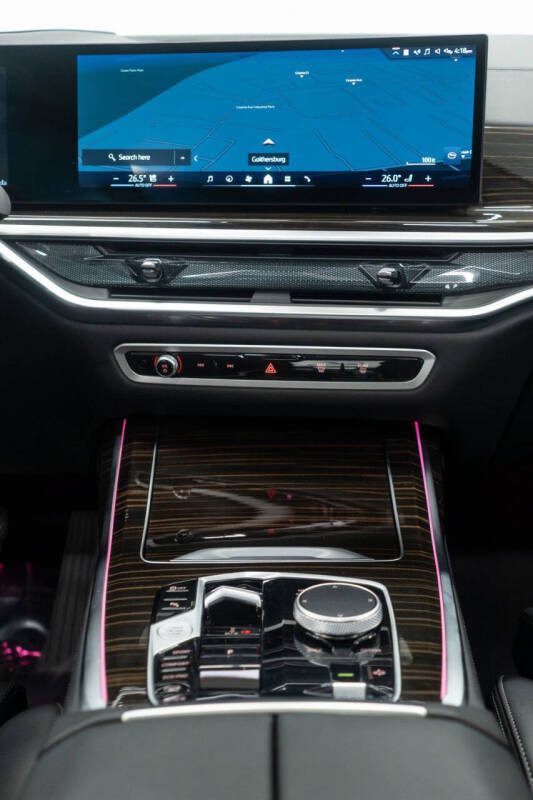 2025 BMW X7 xDrive40i