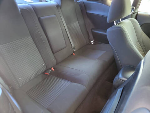 2017 Dodge Challenger SXT Plus