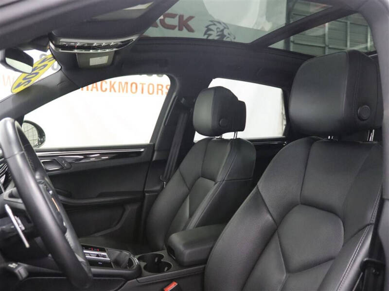 2022 Porsche Macan