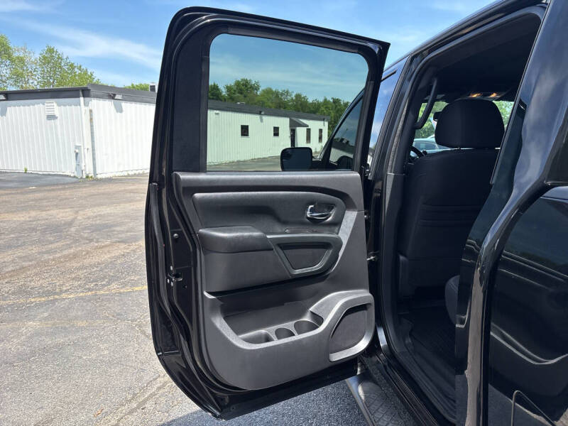 2018 Nissan Titan SV