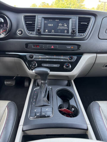 2017 Kia Sedona LX