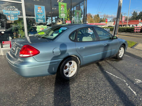 2005 Ford Taurus SE