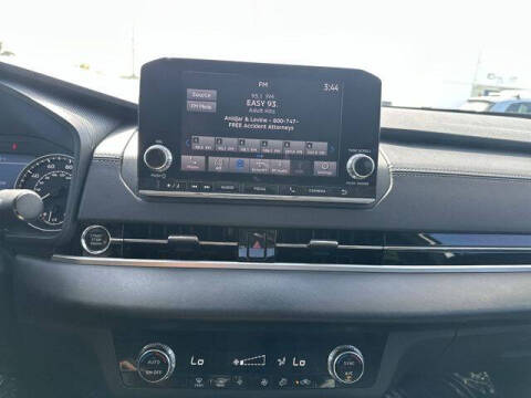2024 Mitsubishi Outlander ES