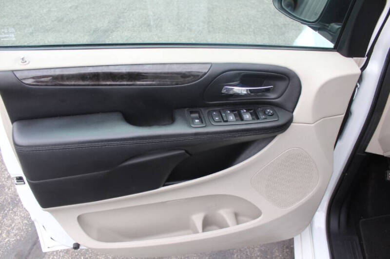 2015 Dodge Grand Caravan American Value Package