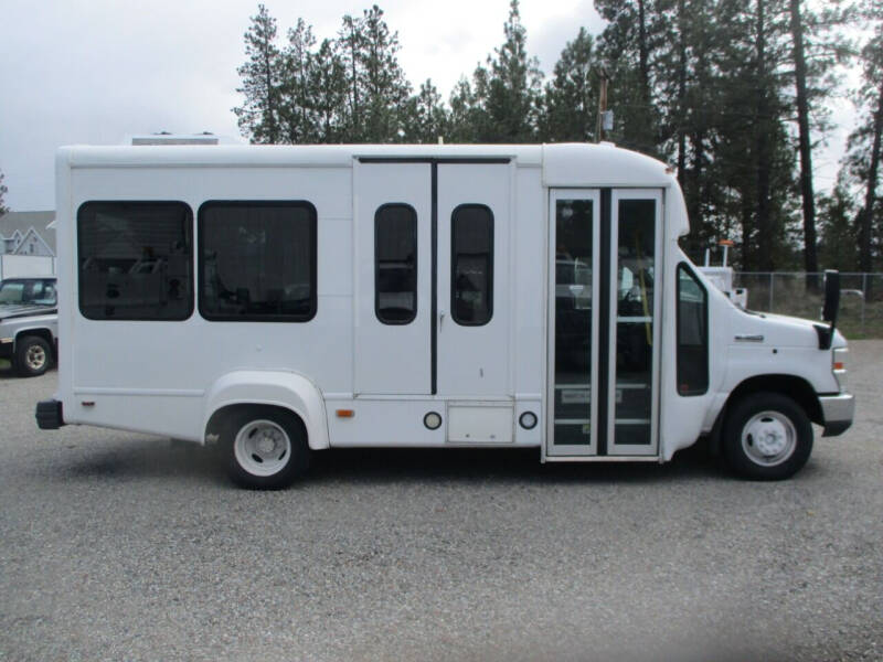 2017 Ford E350 SHUTTLE BUS W WHEEL CHAIR