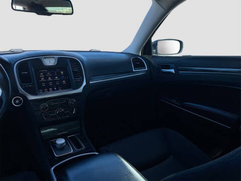 2022 Chrysler 300 Touring