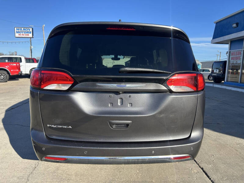 2020 Chrysler Pacifica Touring L