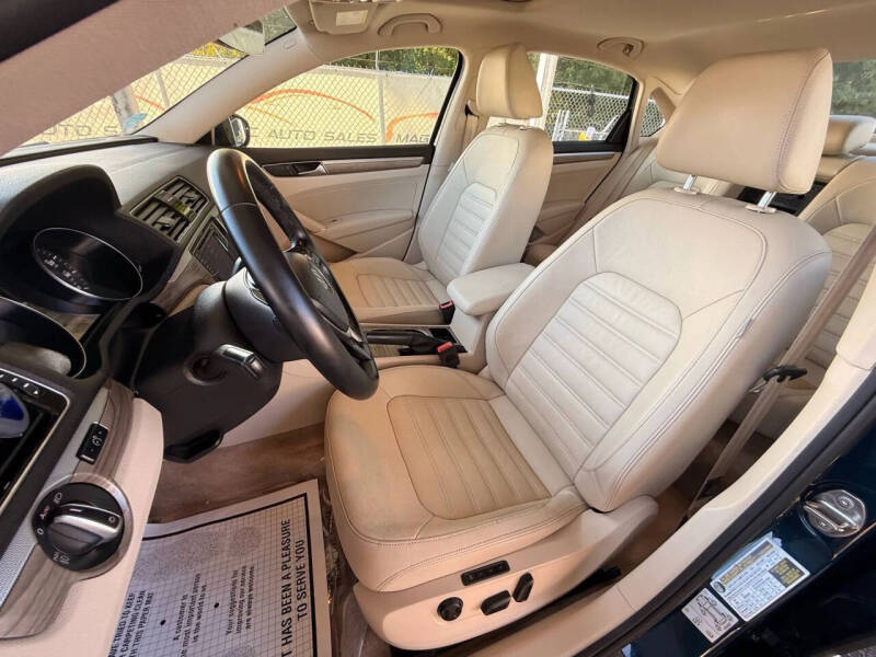 2018 Volkswagen Passat 2.0T SEL Premium