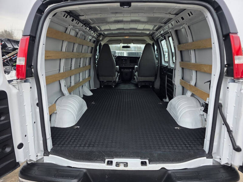 2023 Chevrolet Express 2500