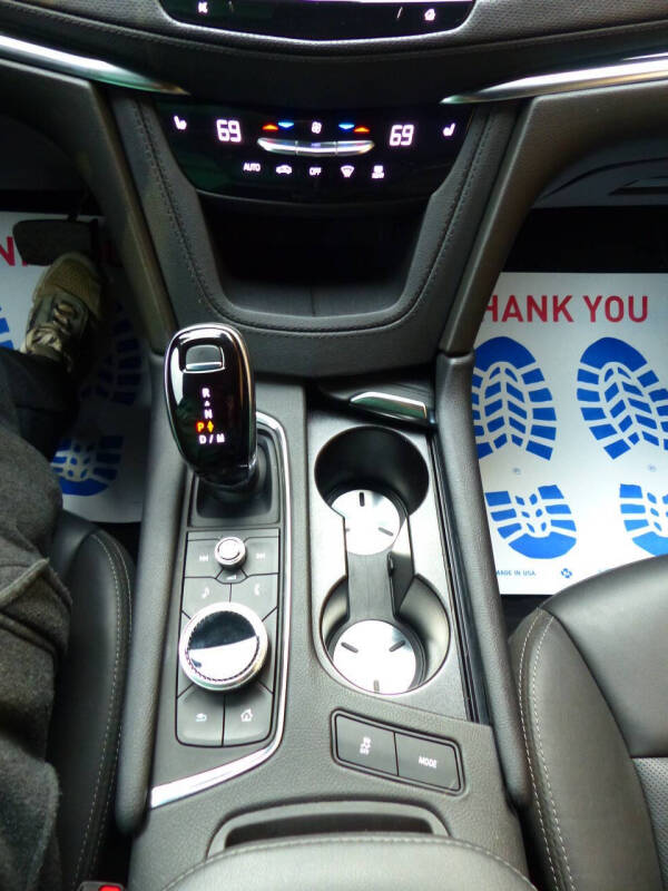 2022 Cadillac XT5 Premium Luxury